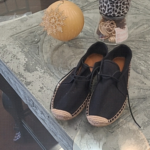 GAP WOMENS LACE UP ESPADRILLES SIZE 11